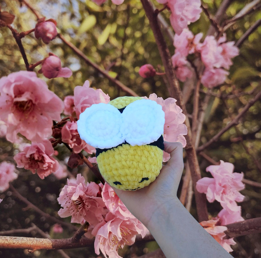 Happy Crochet Bee Plush