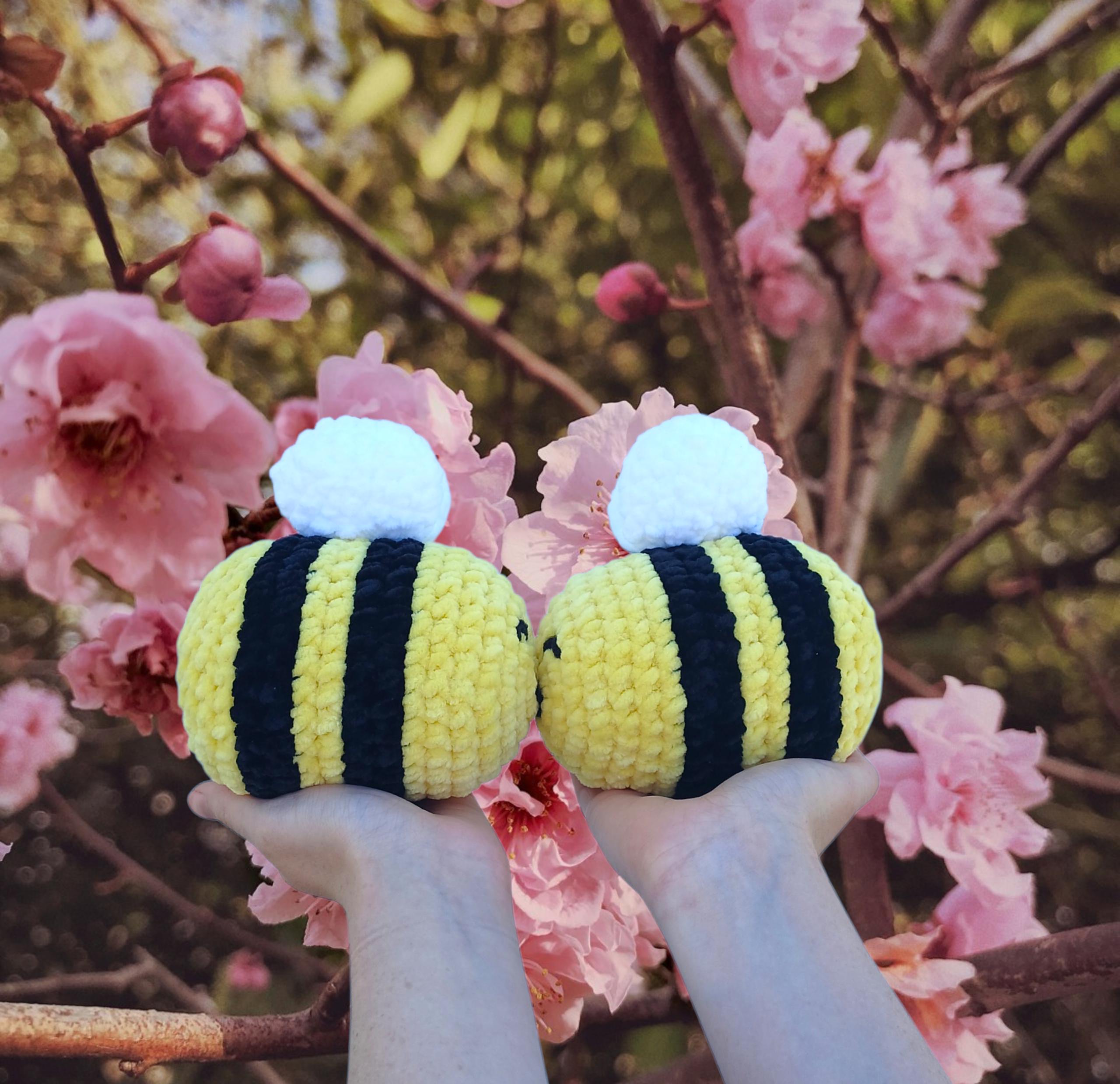 Happy Crochet Bee Plush