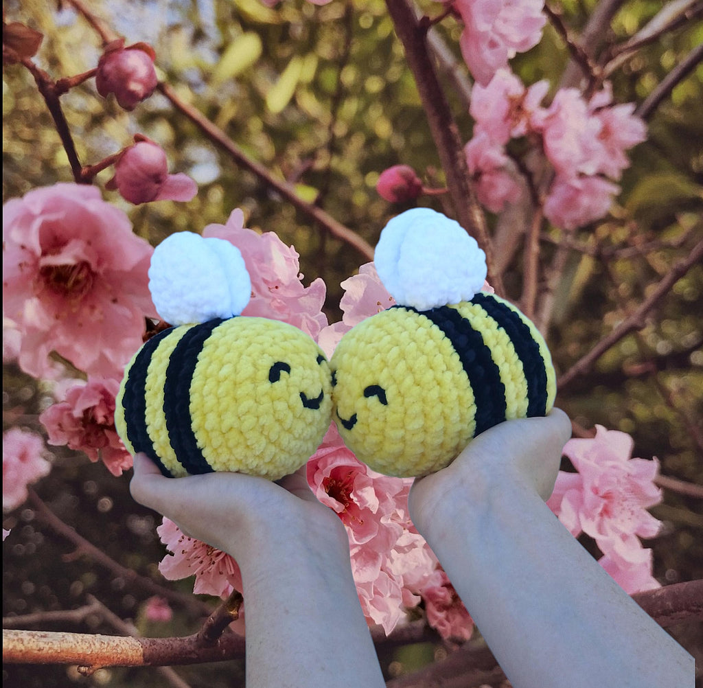 Happy Crochet Bee Plush