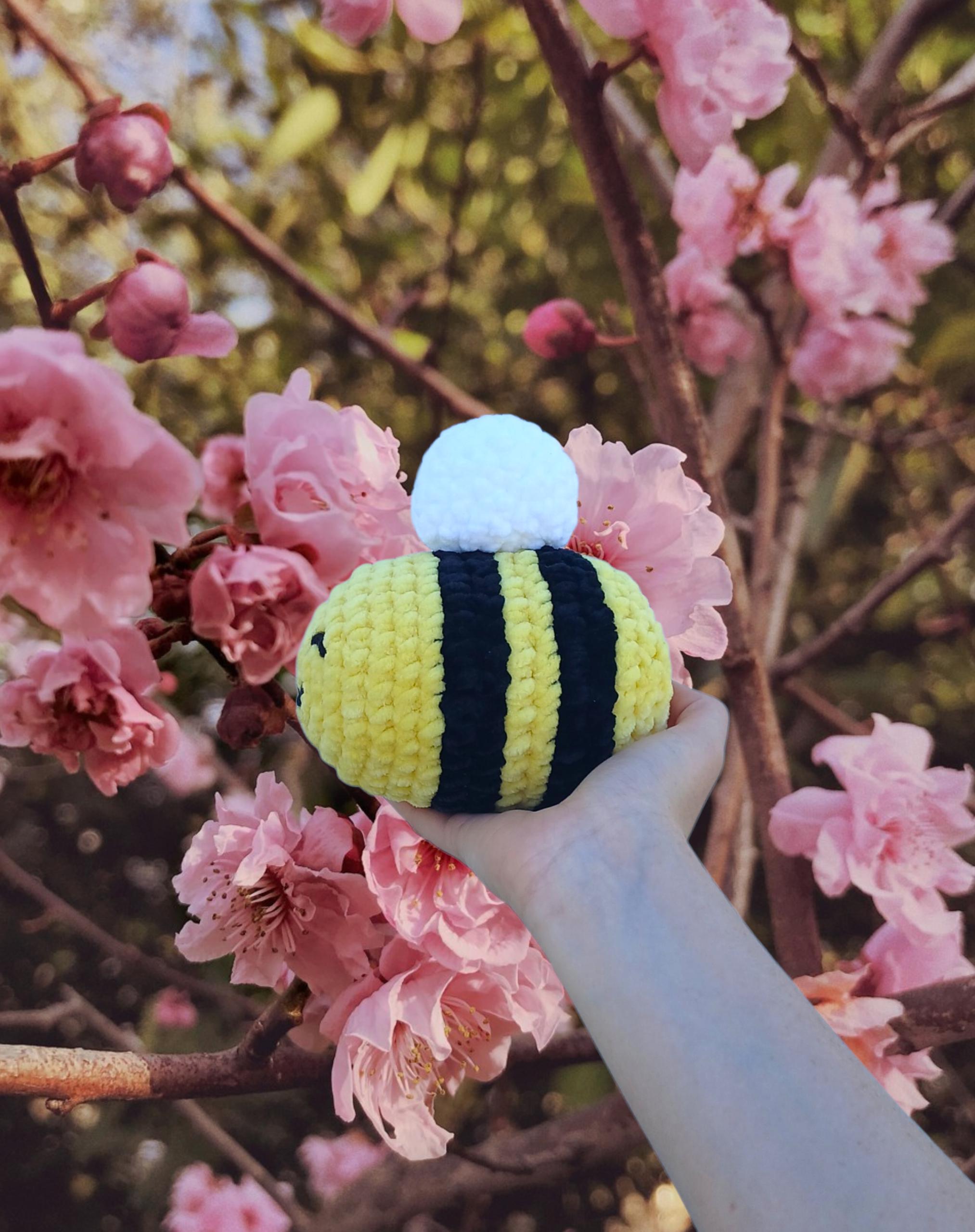 Happy Crochet Bee Plush